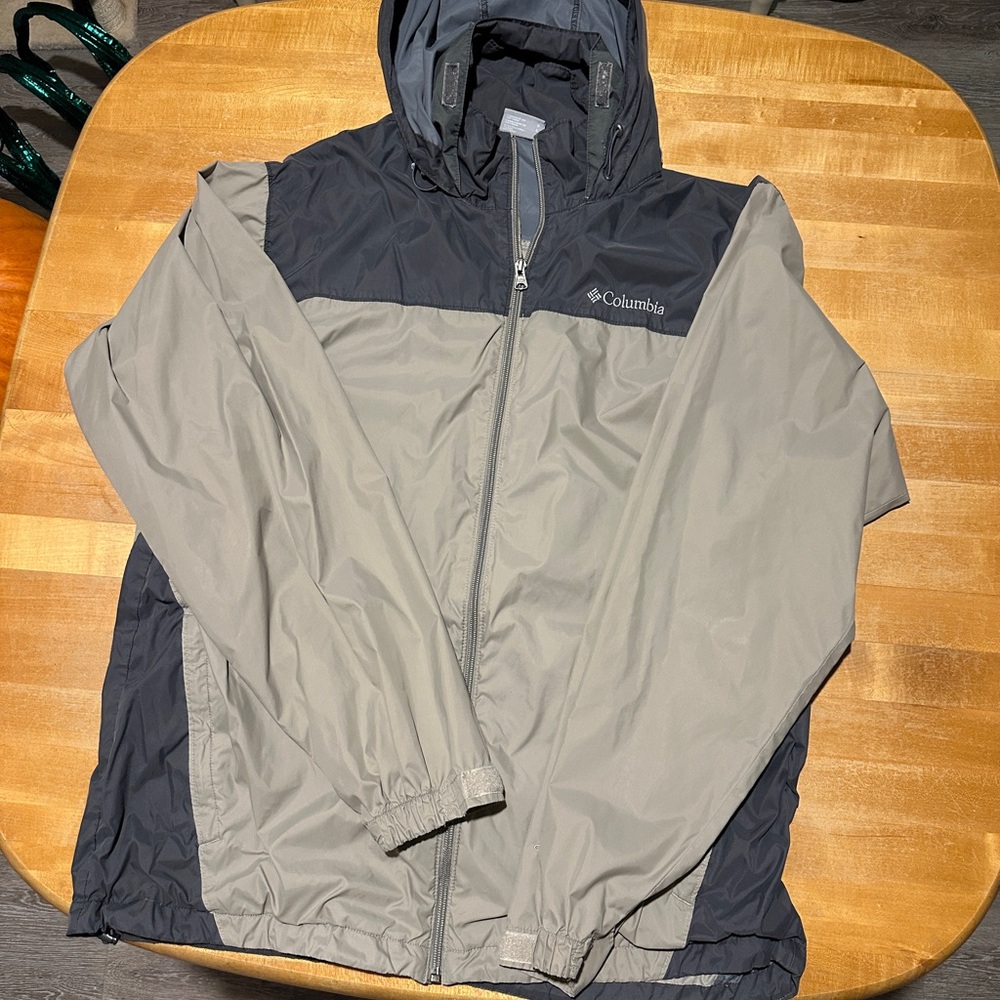 Columbia Men's Two-Tone Windbreaker